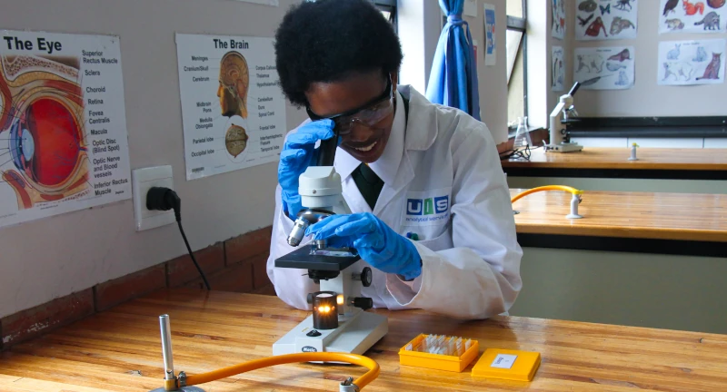 crystal park learner using microscope