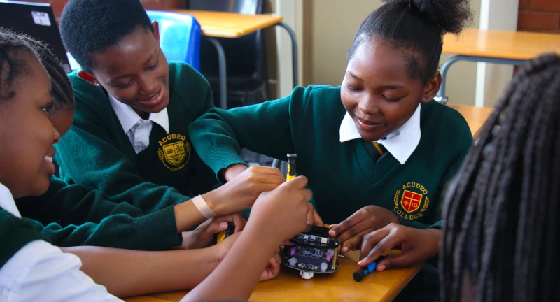 thornview learners in robotics class